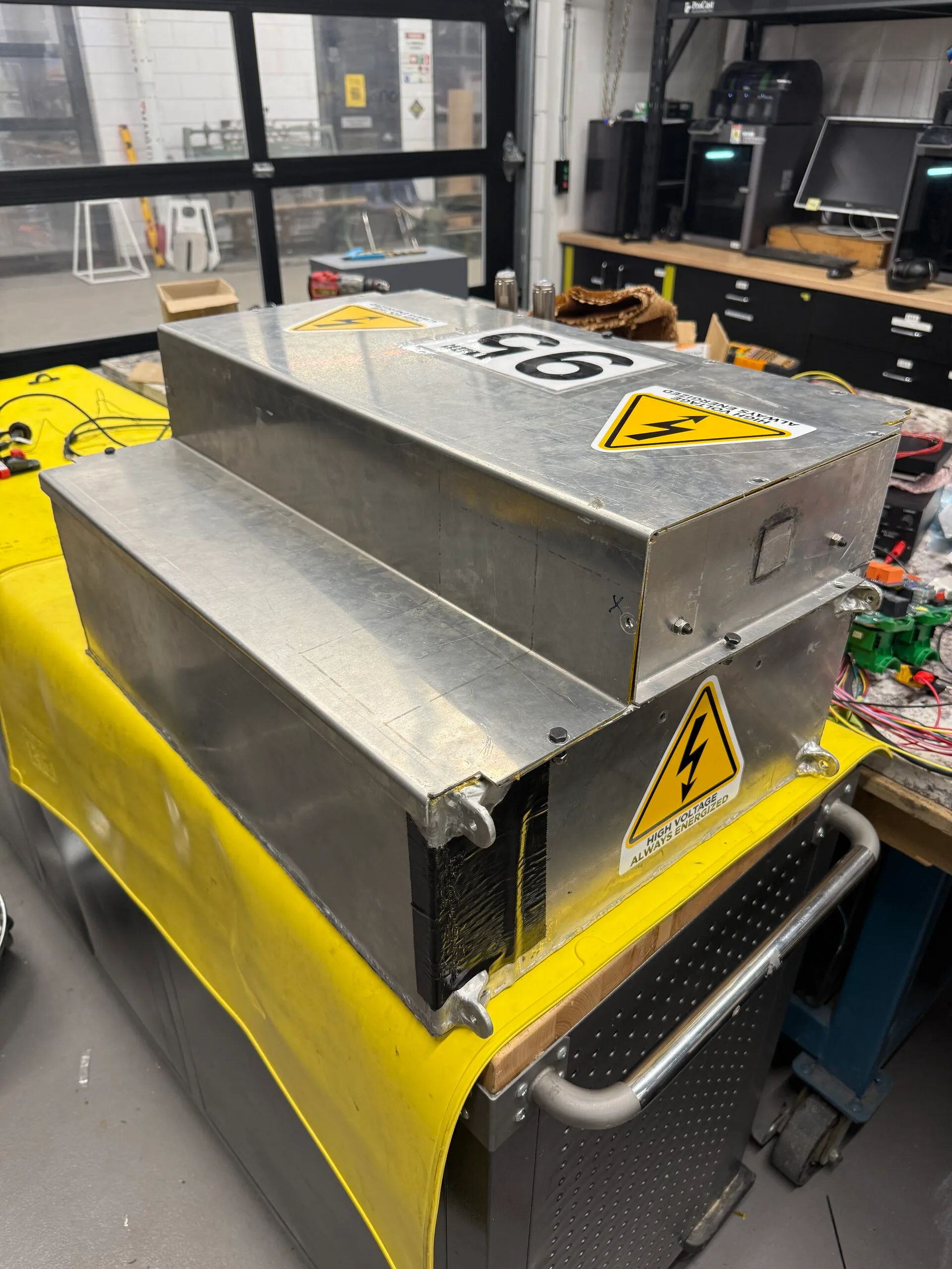 Accumulator container, HV pack