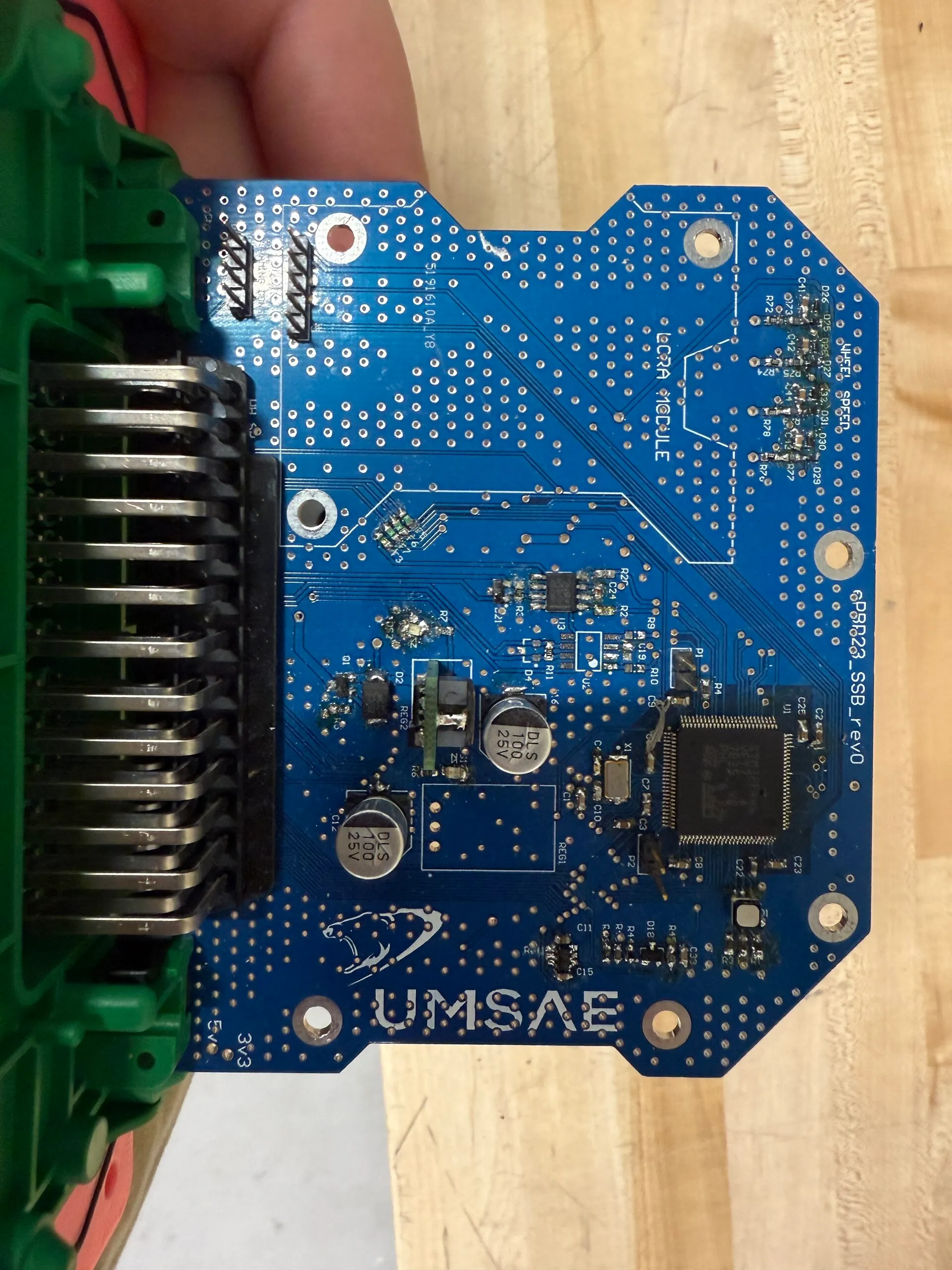 Controller board with heatsink comb
